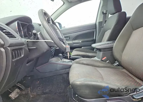 2018 Mitsubishi Outlander Sport Es z USA, uszkodzony, nr VIN JA4AP3AU1JZ001085